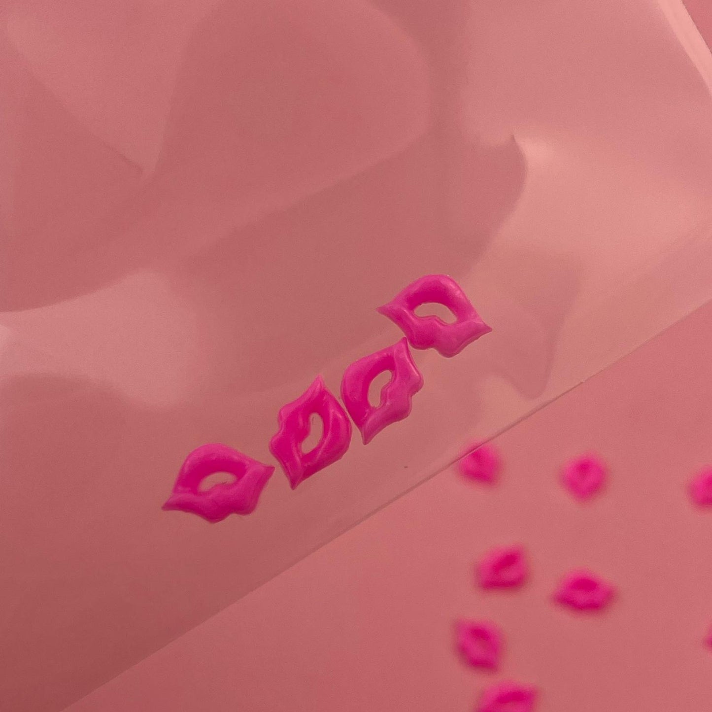 Baddie kisses fucsia 2 Uds